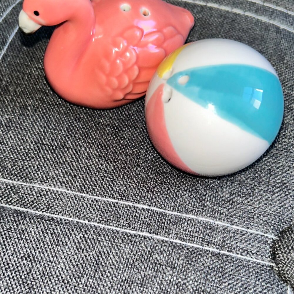 Pink Flamingo and Beach Ball Salt and Pepper Shaker - Picture 7 of 7